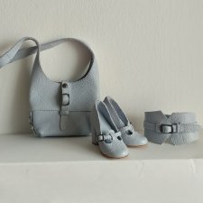 Красивый комплект из натуральной кожи в серо голубом цвете