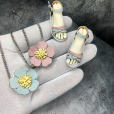 Босоножки для Китти, Тендер подростка