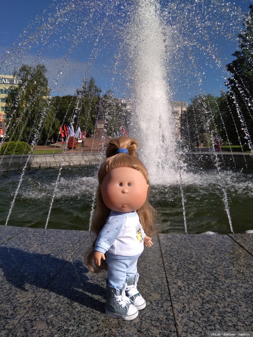 Встретимся у фонтана — Куклы Nines d'Onil (Нинес): Миа (Mia) (фото 4)