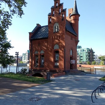 Анфиса в Музее открыток