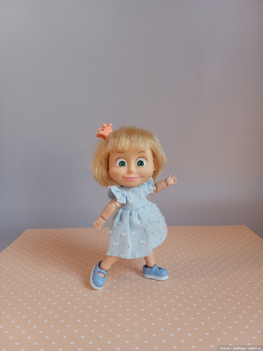 Игра в принцесс — Куклы Маша и Медведь (Simba): Маша в кармашке (фото 9)