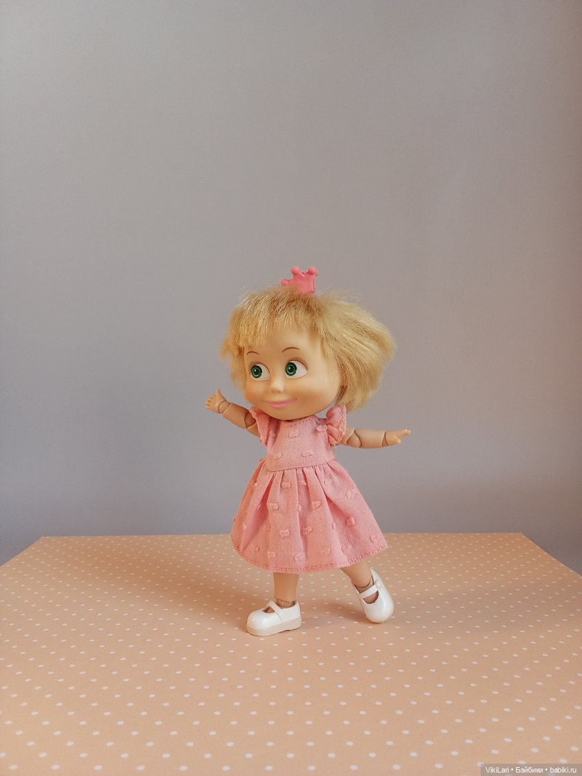 Игра в принцесс — Куклы Маша и Медведь (Simba): Маша в кармашке (фото 10)