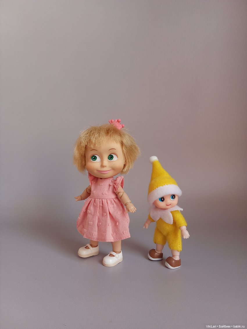 Игра в принцесс — Куклы Маша и Медведь (Simba): Маша в кармашке (фото 6)