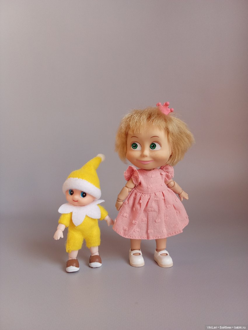 Игра в принцесс — Куклы Маша и Медведь (Simba): Маша в кармашке (фото 5)