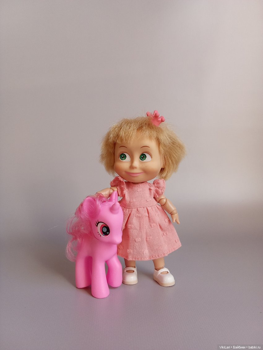 Игра в принцесс — Куклы Маша и Медведь (Simba): Маша в кармашке