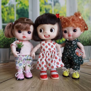 Три девочки