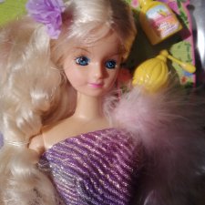 В заточении.