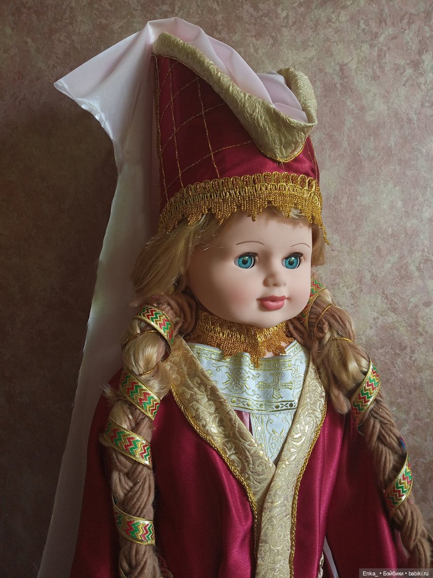 Средневековая красавица — Российские куклы Весна (фото 3)