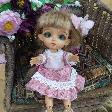 Николь на выставке кукол