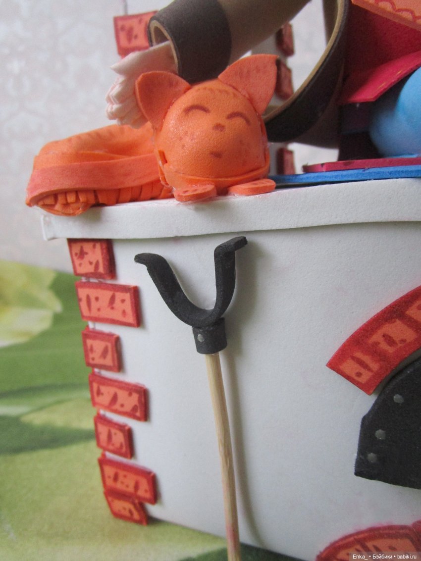 Емеля на печке — Авторские игрушки из разных материалов: синельная проволока (фото 8)