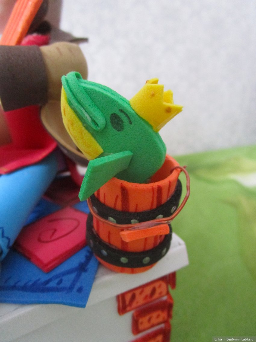 Емеля на печке — Авторские игрушки из разных материалов: синельная проволока (фото 9)