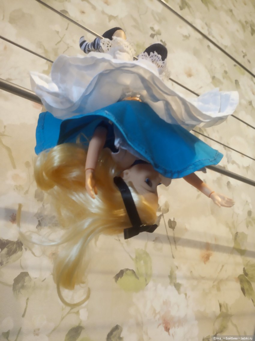 Бесстрашная Алиса — Куклы Disney Animators и Принцессы Диснея: Disney Store (фото 9)