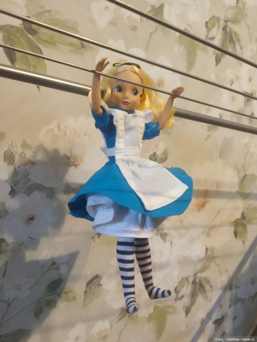 Бесстрашная Алиса — Куклы Disney Animators и Принцессы Диснея: Disney Store (фото 8)