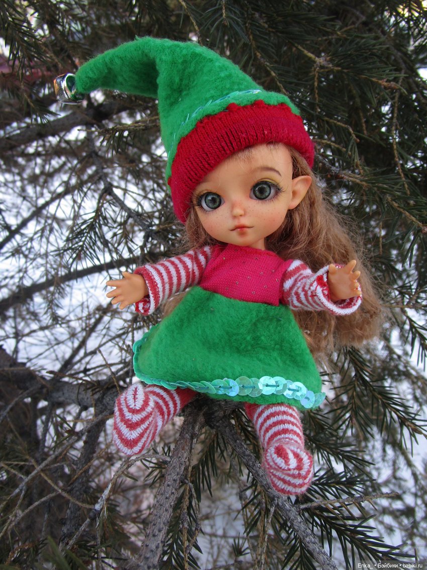 Николь на зимней прогулке