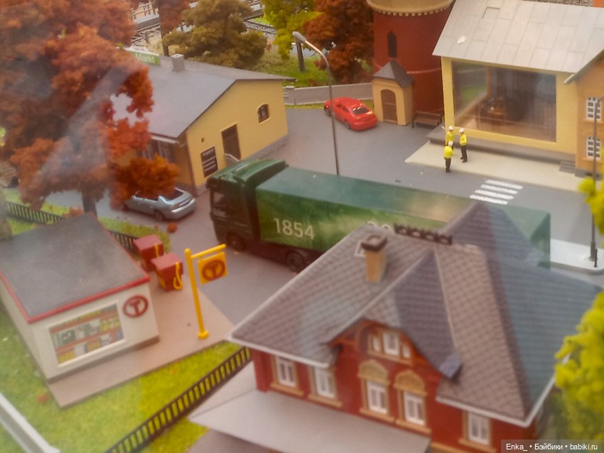 Миниатюрная железная дорога в Торговом комплексе (фото 6)