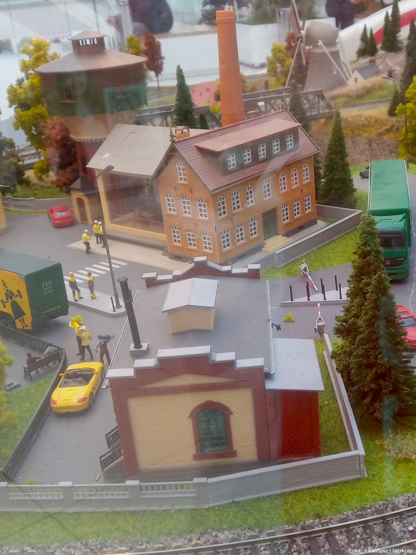 Миниатюрная железная дорога в Торговом комплексе (фото 4)