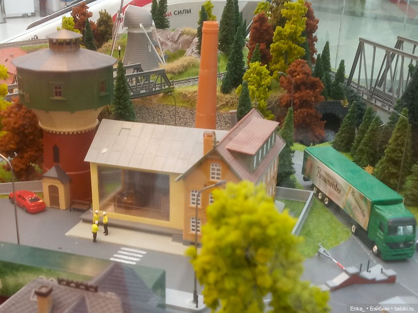 Миниатюрная железная дорога в Торговом комплексе (фото 3)