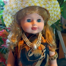 Ксюша - дама в шляпке