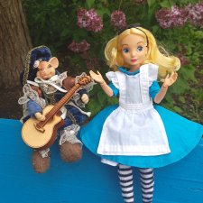 Алиса в Стране чудес: Мышь с гитарой