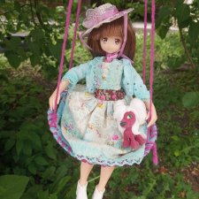 Миюки на качели