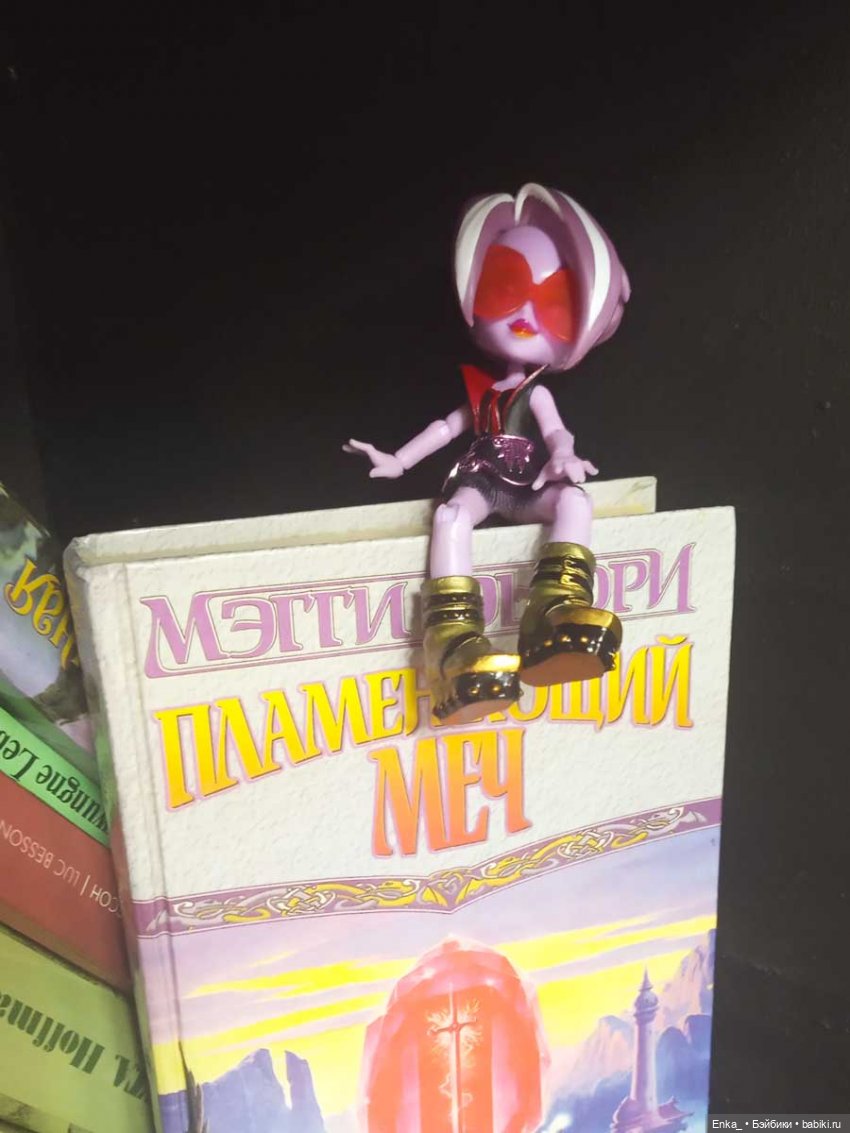 Что почитать? Советуют Capsule Chix 📖 (фото 7)