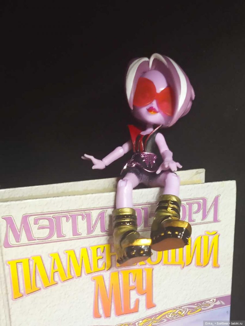 Что почитать? Советуют Capsule Chix 📖 (фото 9)