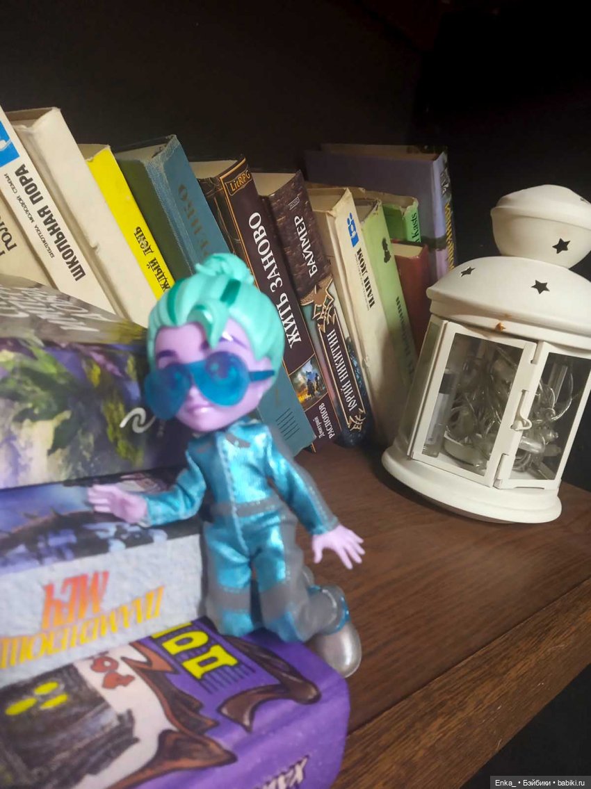 Что почитать? Советуют Capsule Chix 📖