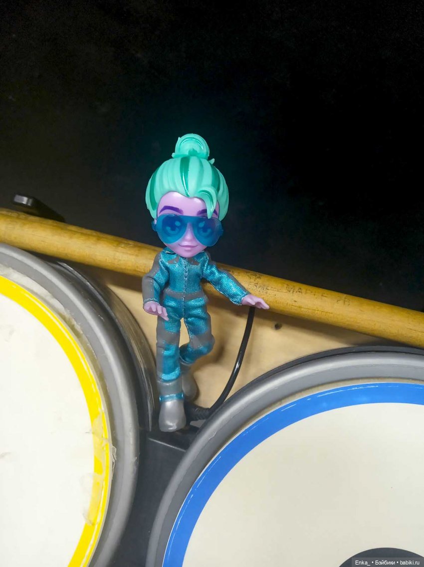 Что почитать? Советуют Capsule Chix 📖