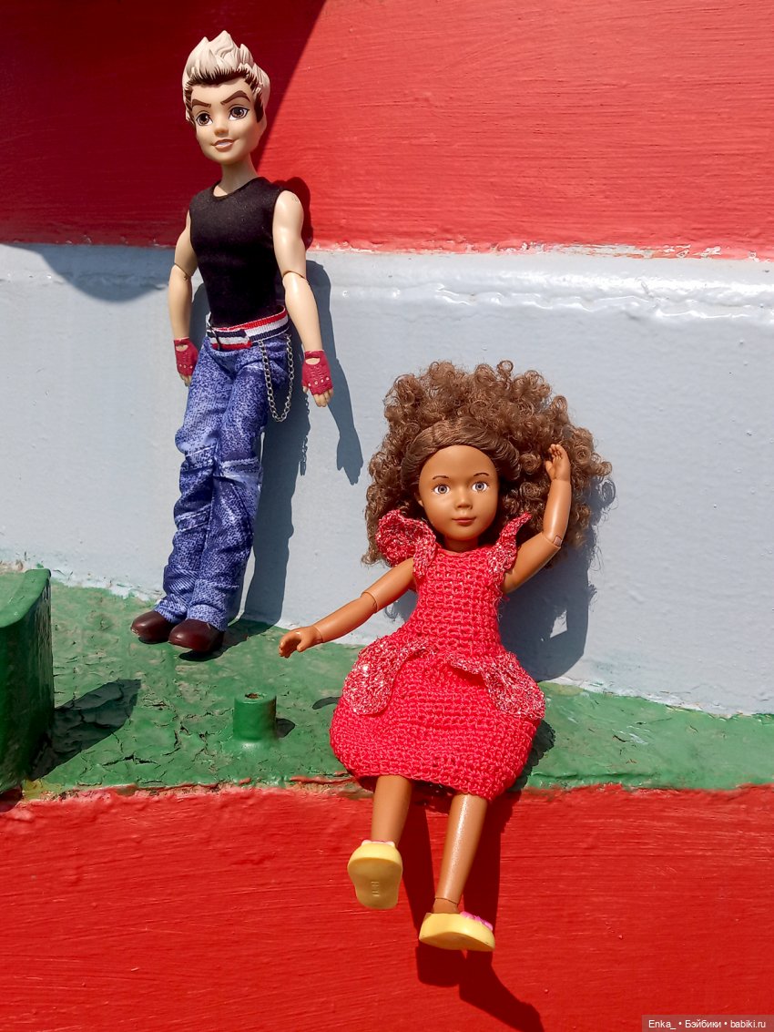 Карлос и Керри смотрят паровозы