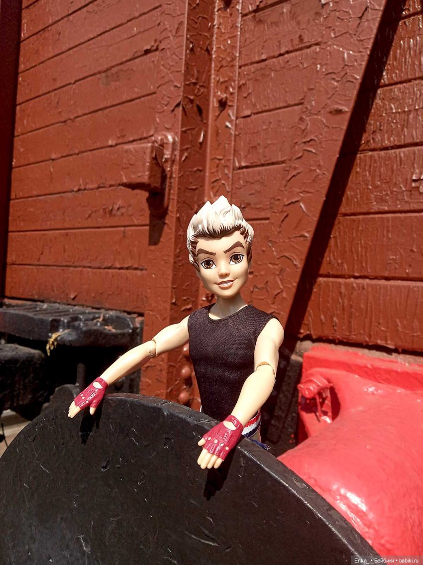 Карлос и Керри смотрят паровозы