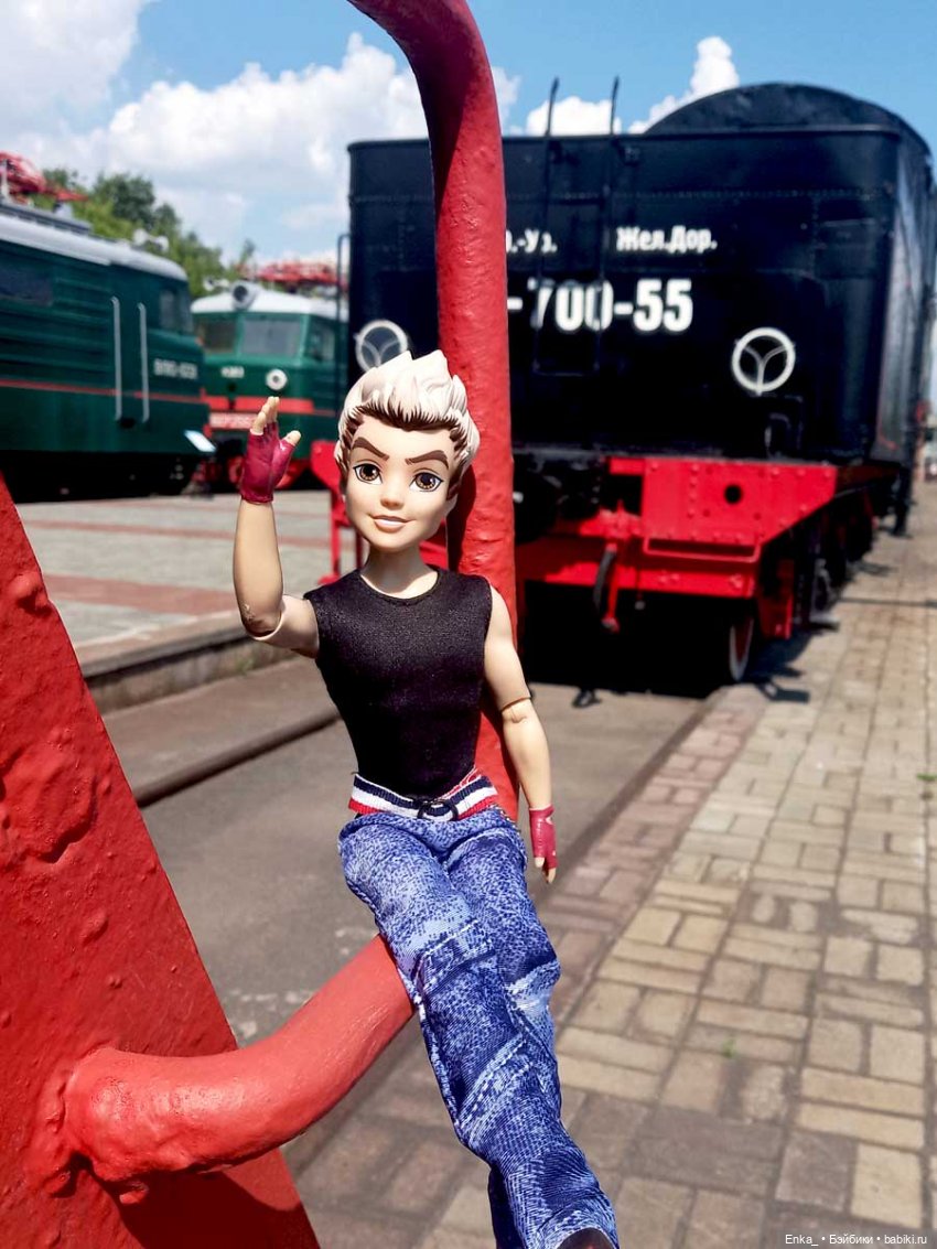 Карлос и Керри смотрят паровозы (фото 7)