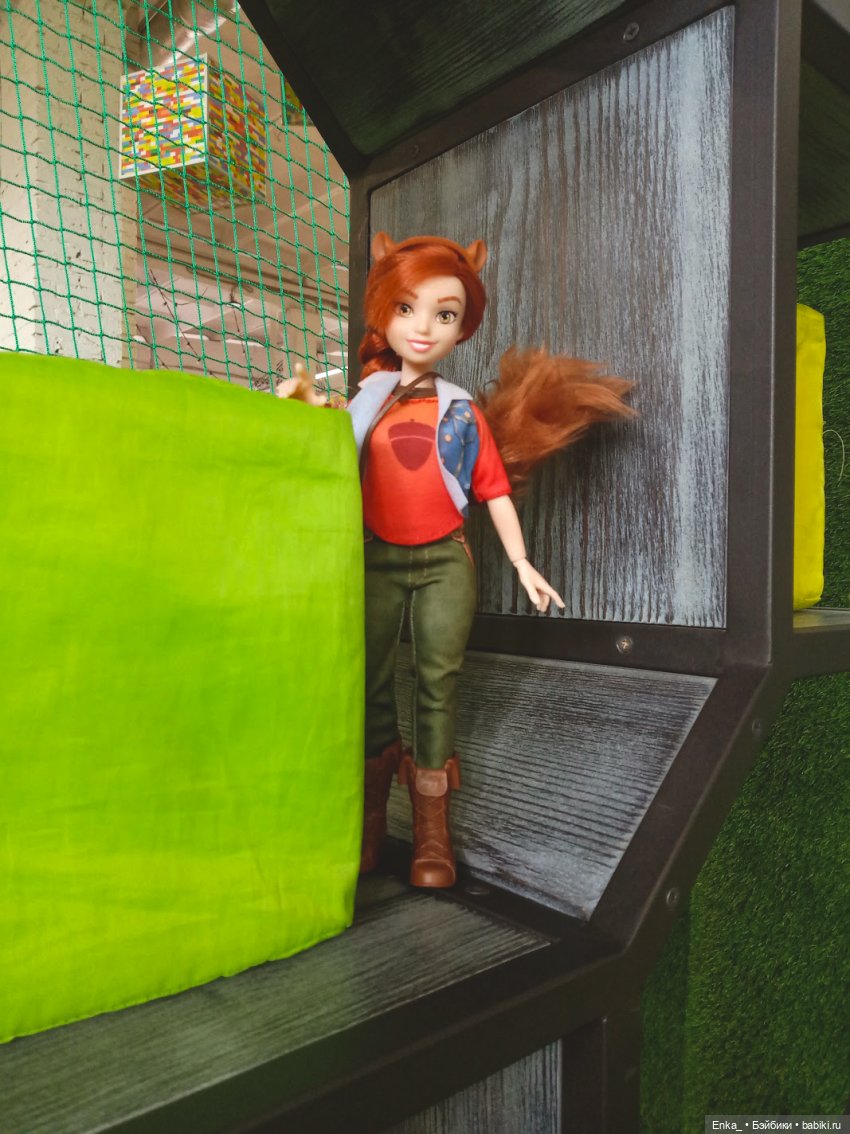 Дорин Грин и Орешек в лабиринте