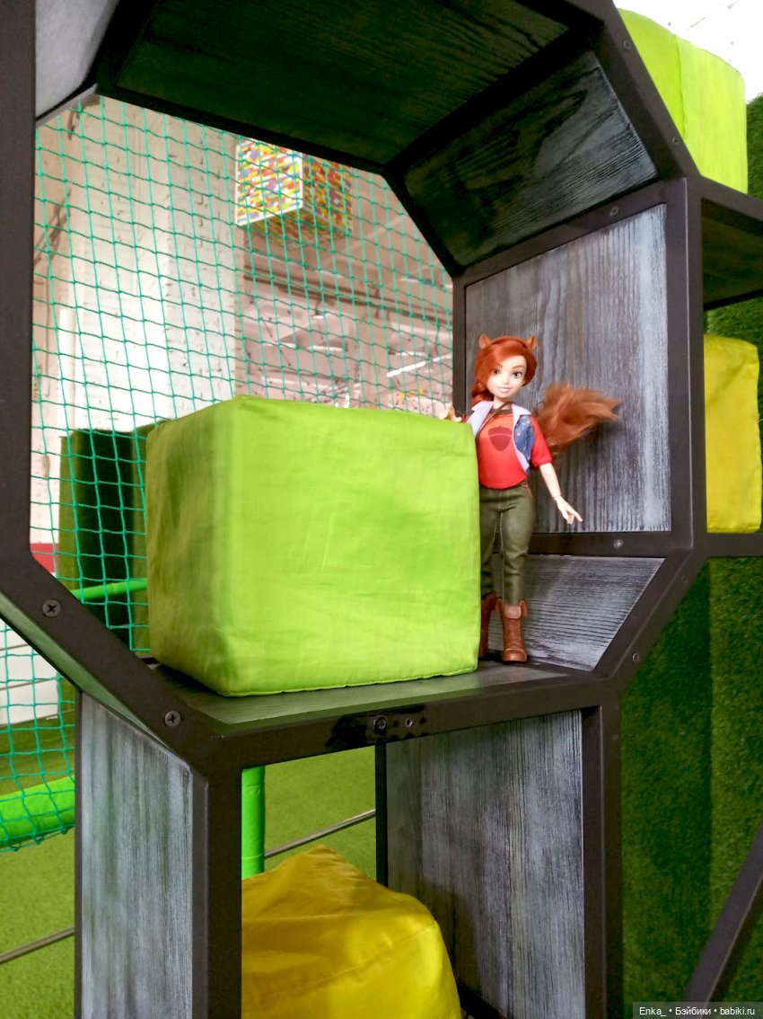 Дорин Грин и Орешек в лабиринте