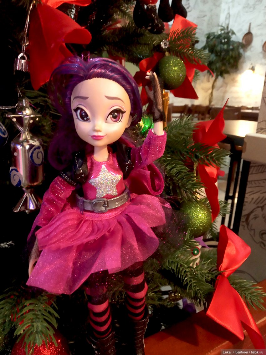 Клементина у елочки (Disney Star Darlings)