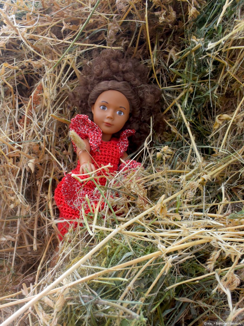 Керри на сене — Куклы Kathe Kruse (Кате/Кэте Крузе): фото