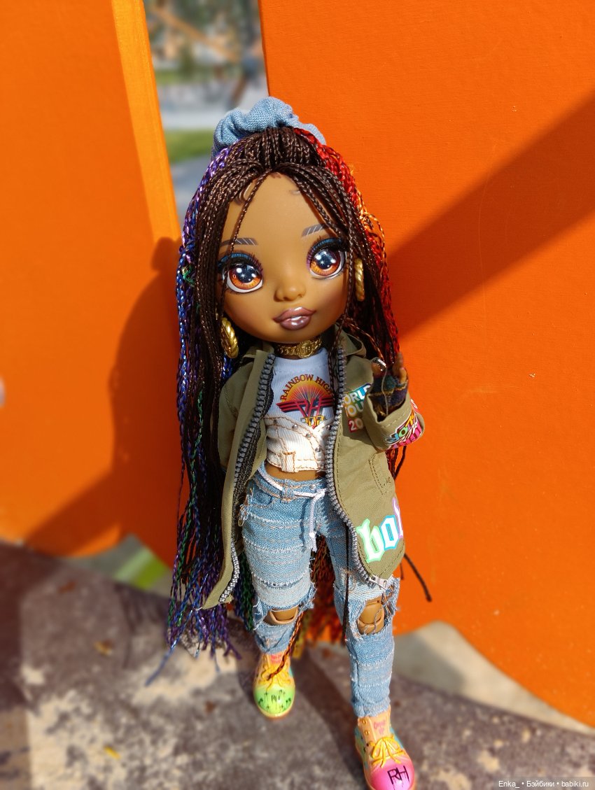 Новенькая Кристина или Vanessa Tempo Rainbow High (фото 4)