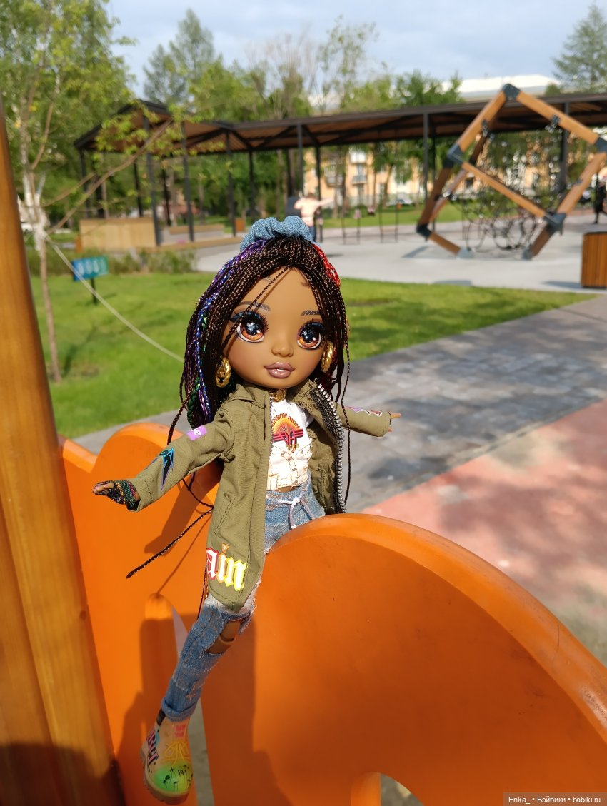 Новенькая Кристина или Vanessa Tempo Rainbow High (фото 2)