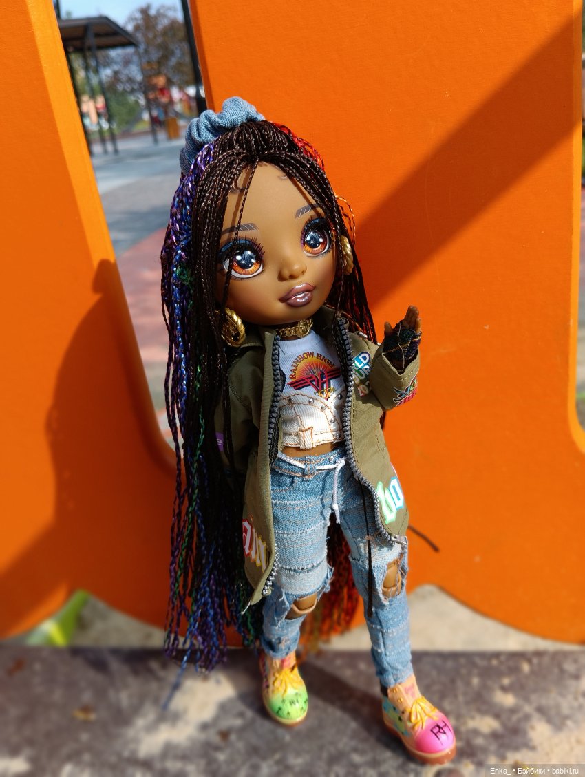 Новенькая Кристина или Vanessa Tempo Rainbow High (фото 5)