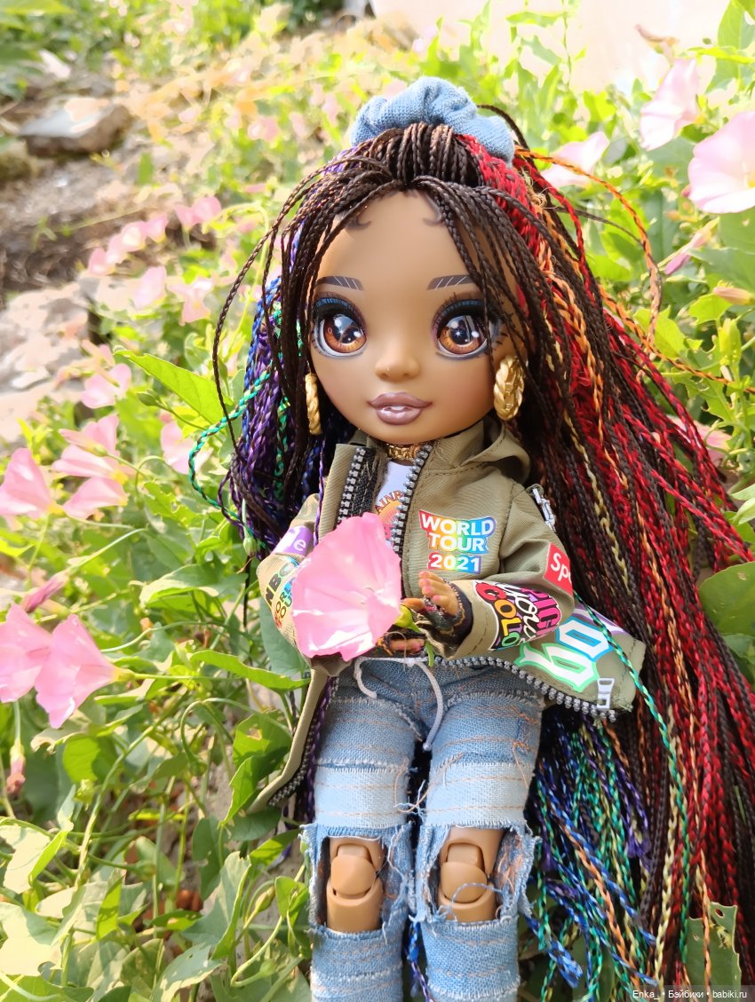 Прогулки с яркой Кристиной Темпо | Бэйбики Прогулки с яркой Кристиной Темпо