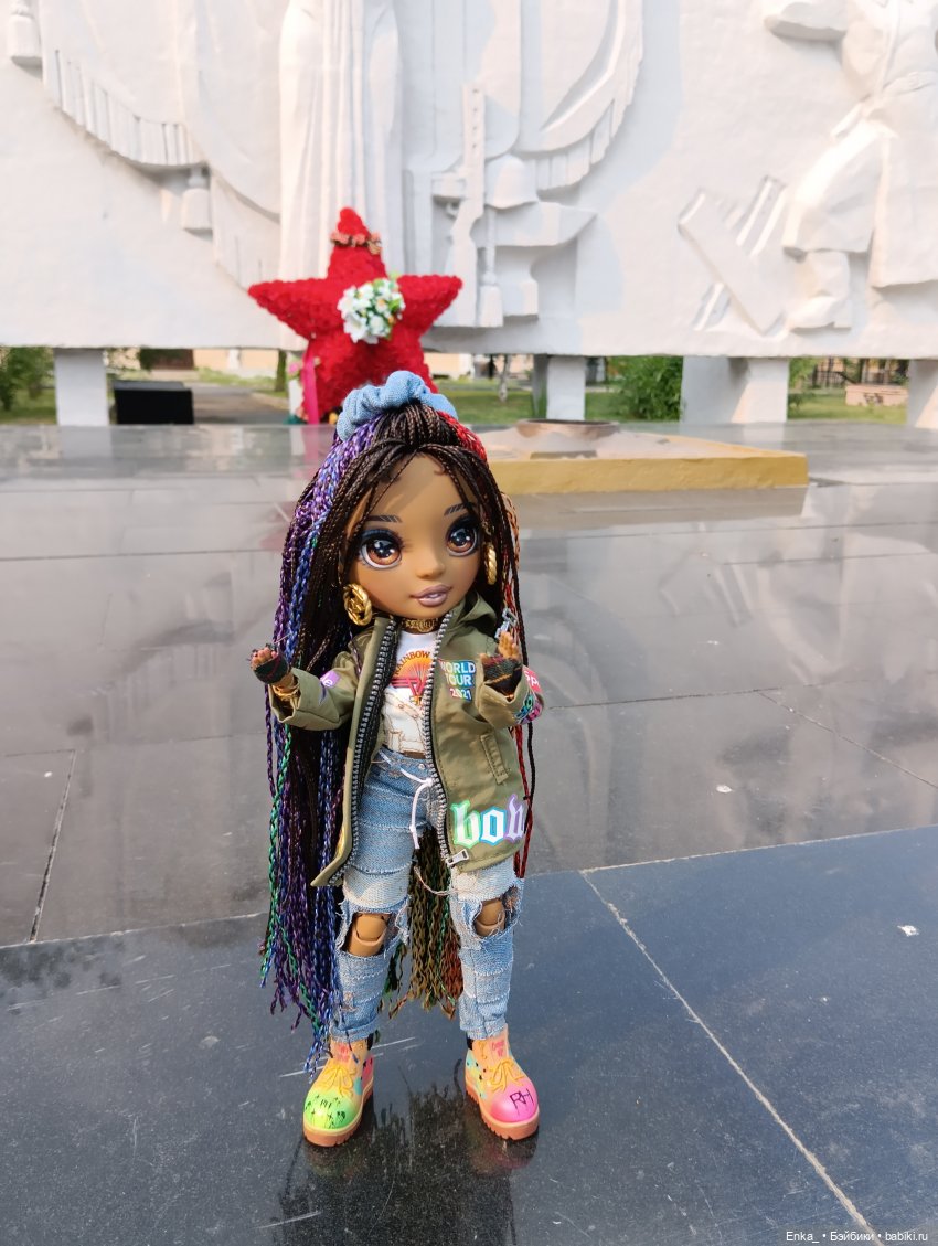 Прогулки с яркой Кристиной Темпо | Бэйбики Прогулки с яркой Кристиной Темпо