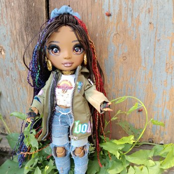 Прогулки с яркой Кристиной Темпо