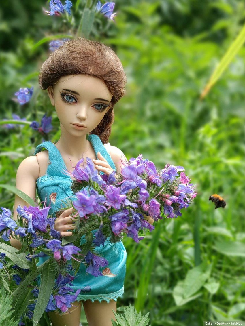 Корделия на цветущем лугу (фото 2)