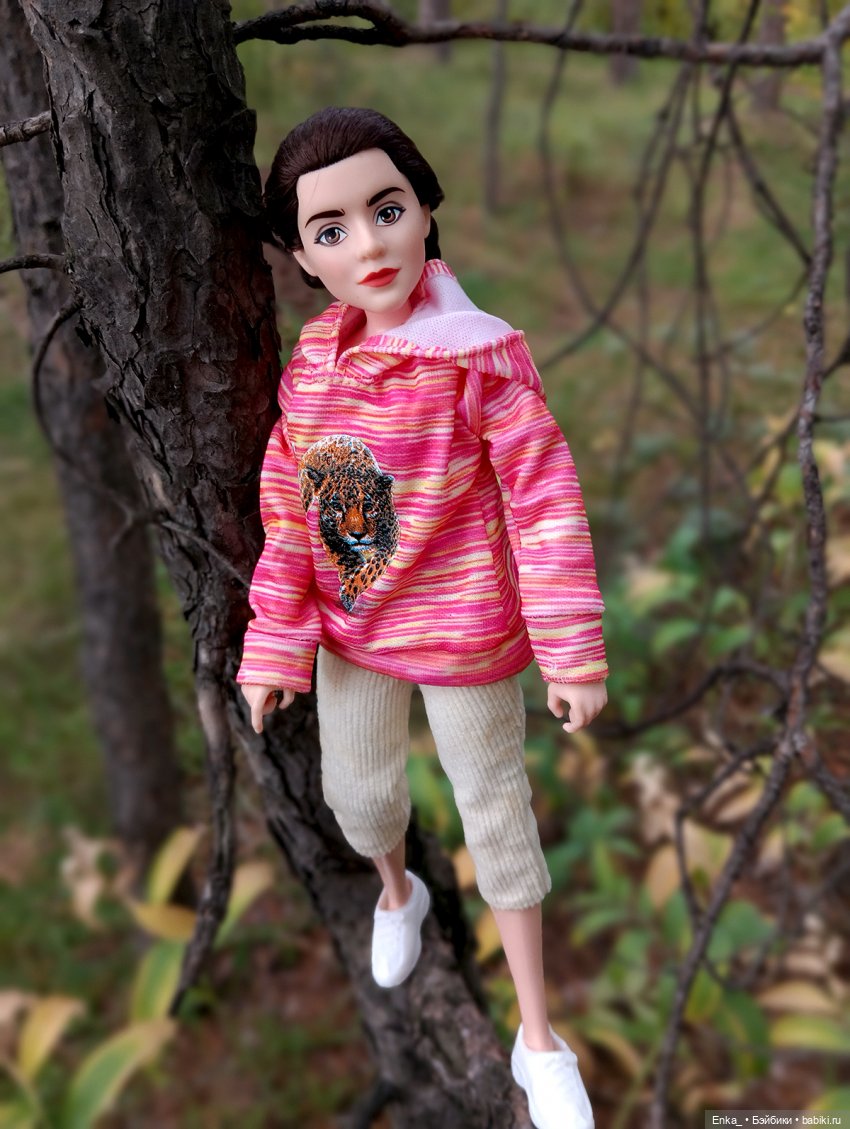 Аннабель на пробежке в парке (фото 8)