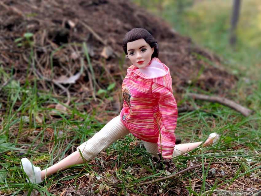 Аннабель на пробежке в парке (фото 6)