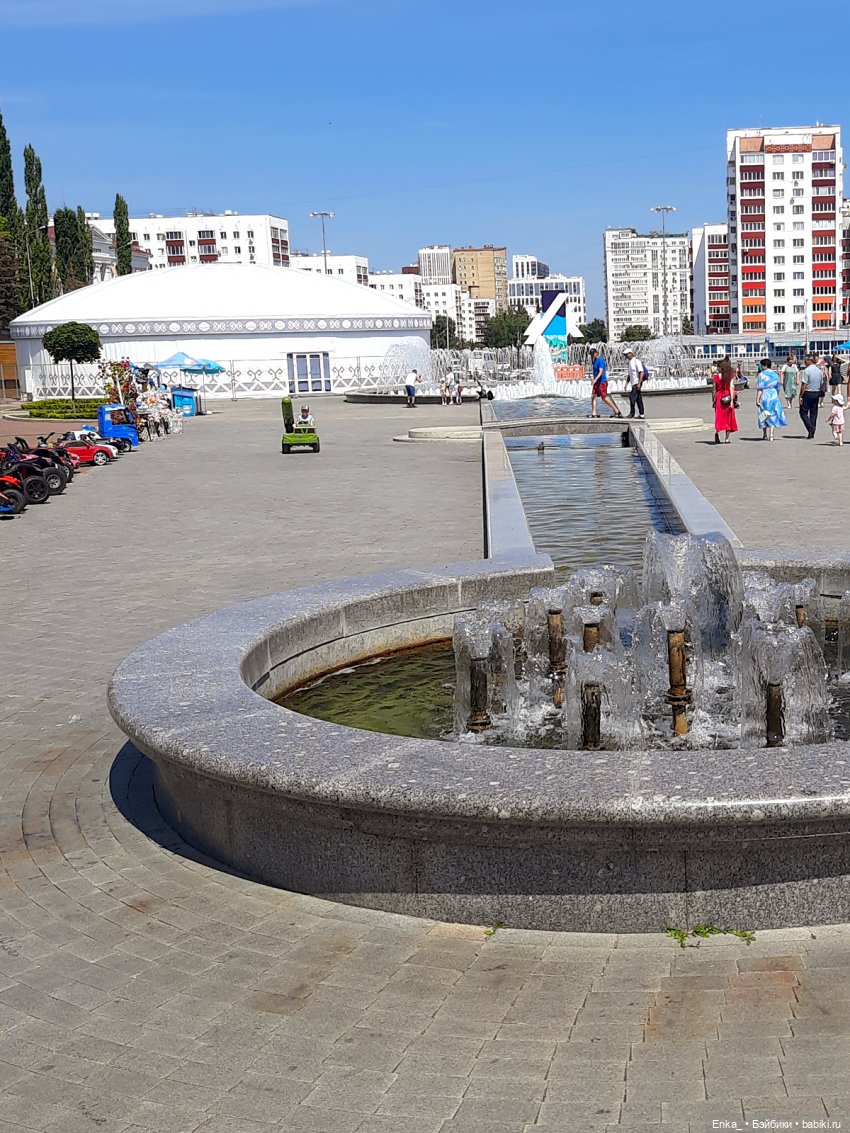 Кристина на фонтанах в Уфе (фото 3)
