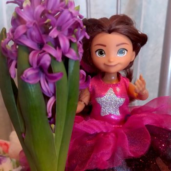 Девочки, с 8 марта!