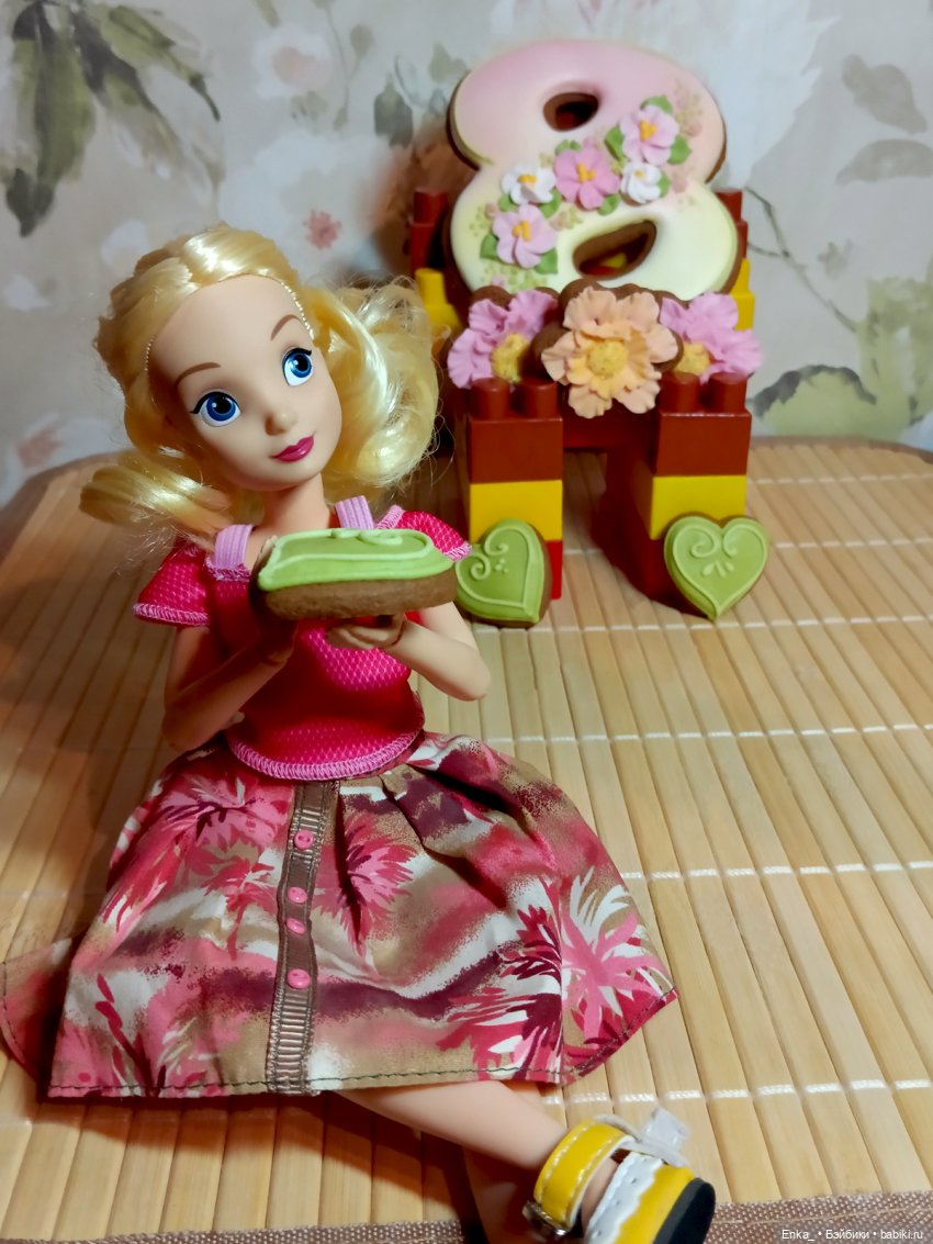 Встречаем Весну с Алисой — Куклы Disney Animators и Принцессы Диснея: Disney Store (фото 8)