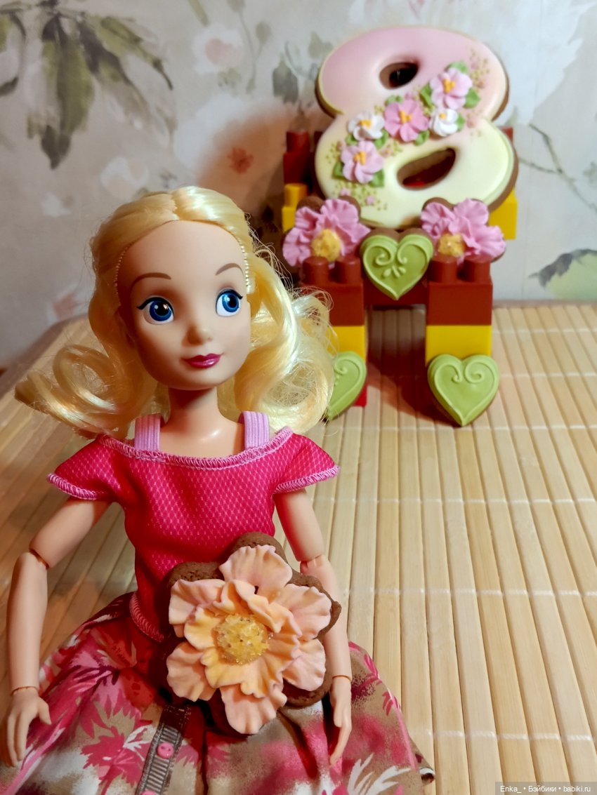 Встречаем Весну с Алисой — Куклы Disney Animators и Принцессы Диснея: Disney Store (фото 10)