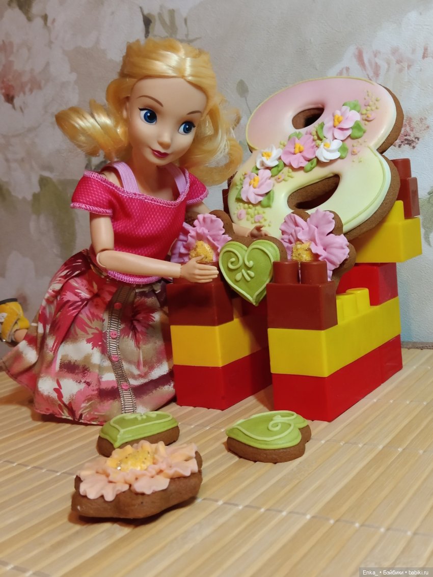 Встречаем Весну с Алисой — Куклы Disney Animators и Принцессы Диснея: Disney Store (фото 3)