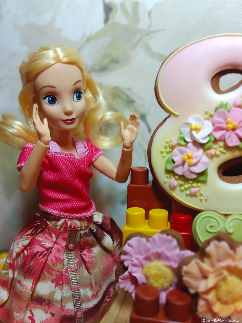 Встречаем Весну с Алисой — Куклы Disney Animators и Принцессы Диснея: Disney Store (фото 2)